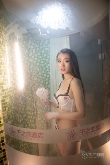 美女私密尿孔18