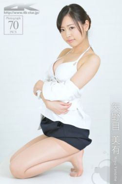 扒开美女衣服挠痒痒全身