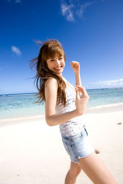 叶月奈穗